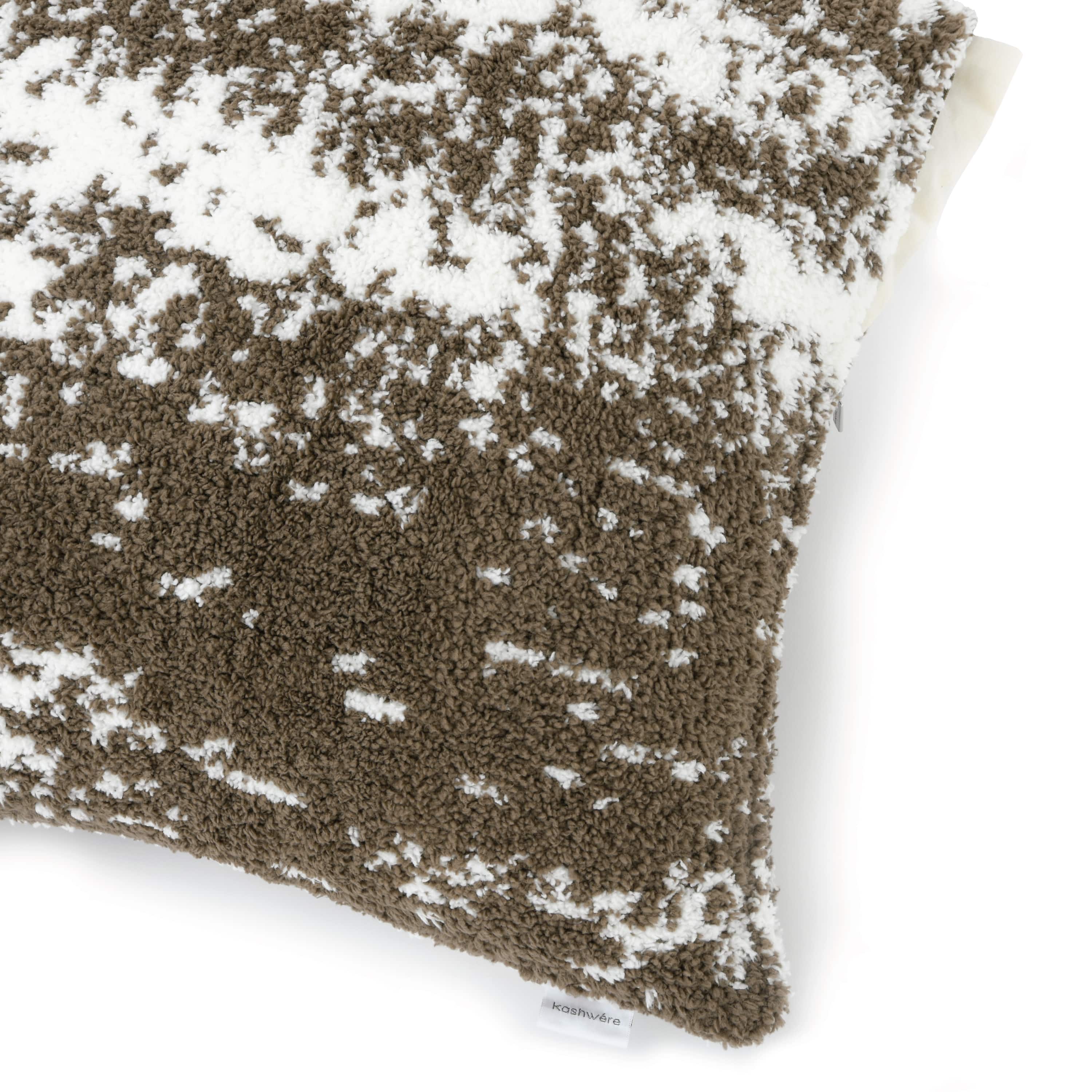 CUSHION COVER / BRUSH